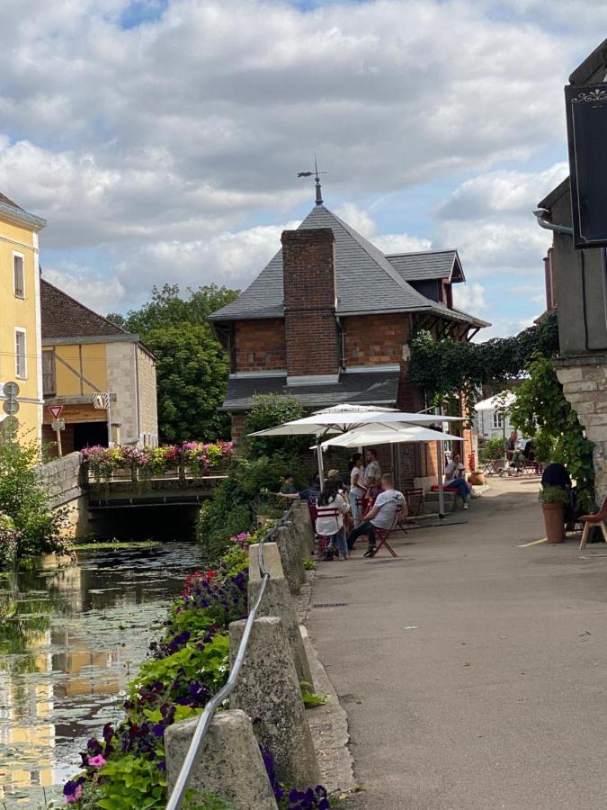 Le Cristallin Gite Plein Coeur De Chablis Exterior foto